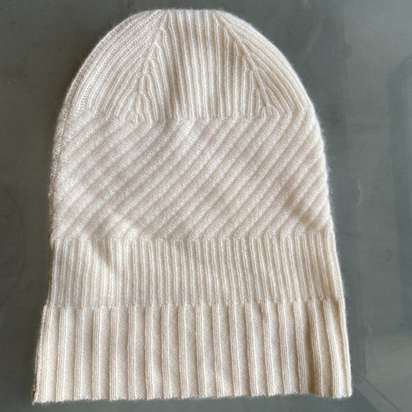 NEW - White and Warren Ivory White Beanie Hat - One Size - Picture 3 of 3